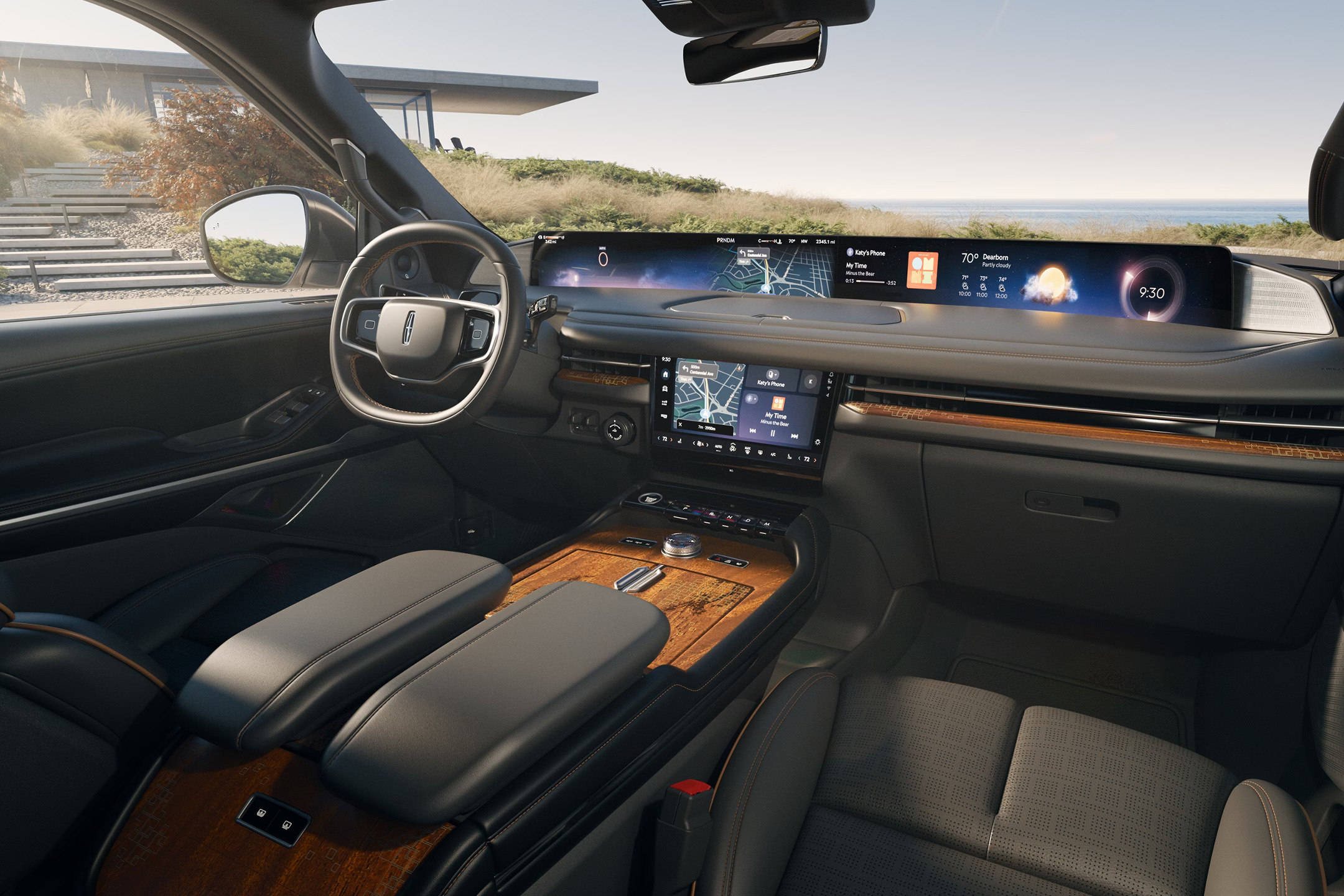 A 2025 Lincoln Black Label Navigator® SUV is shown in the Invitation interior theme.