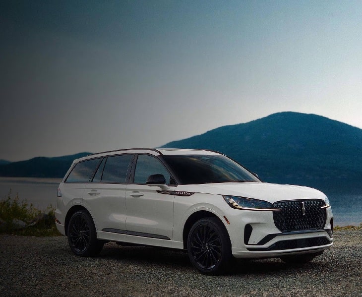 2025 White Lincoln Aviator