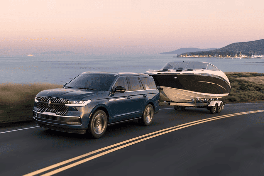 2025 Lincoln Navigator Towing a Boat
